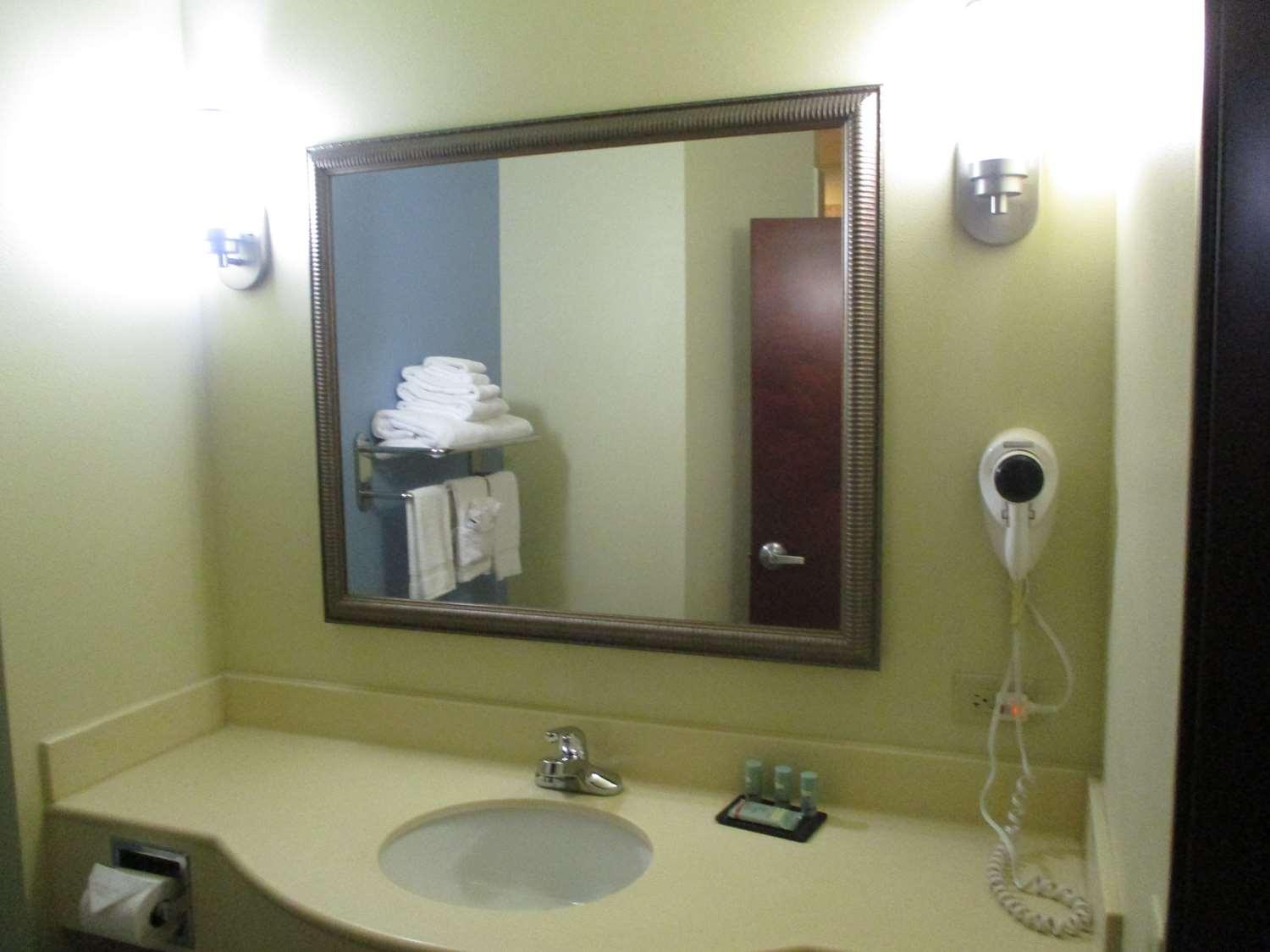 Best Western Coffeyville Central Business District Inn And Suites Exterior photo